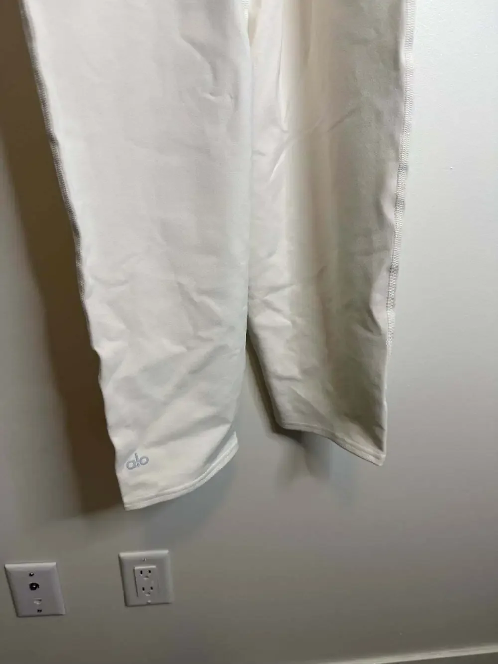 ALO Yoga One Piece jumpsuit capris white sports bra High support large